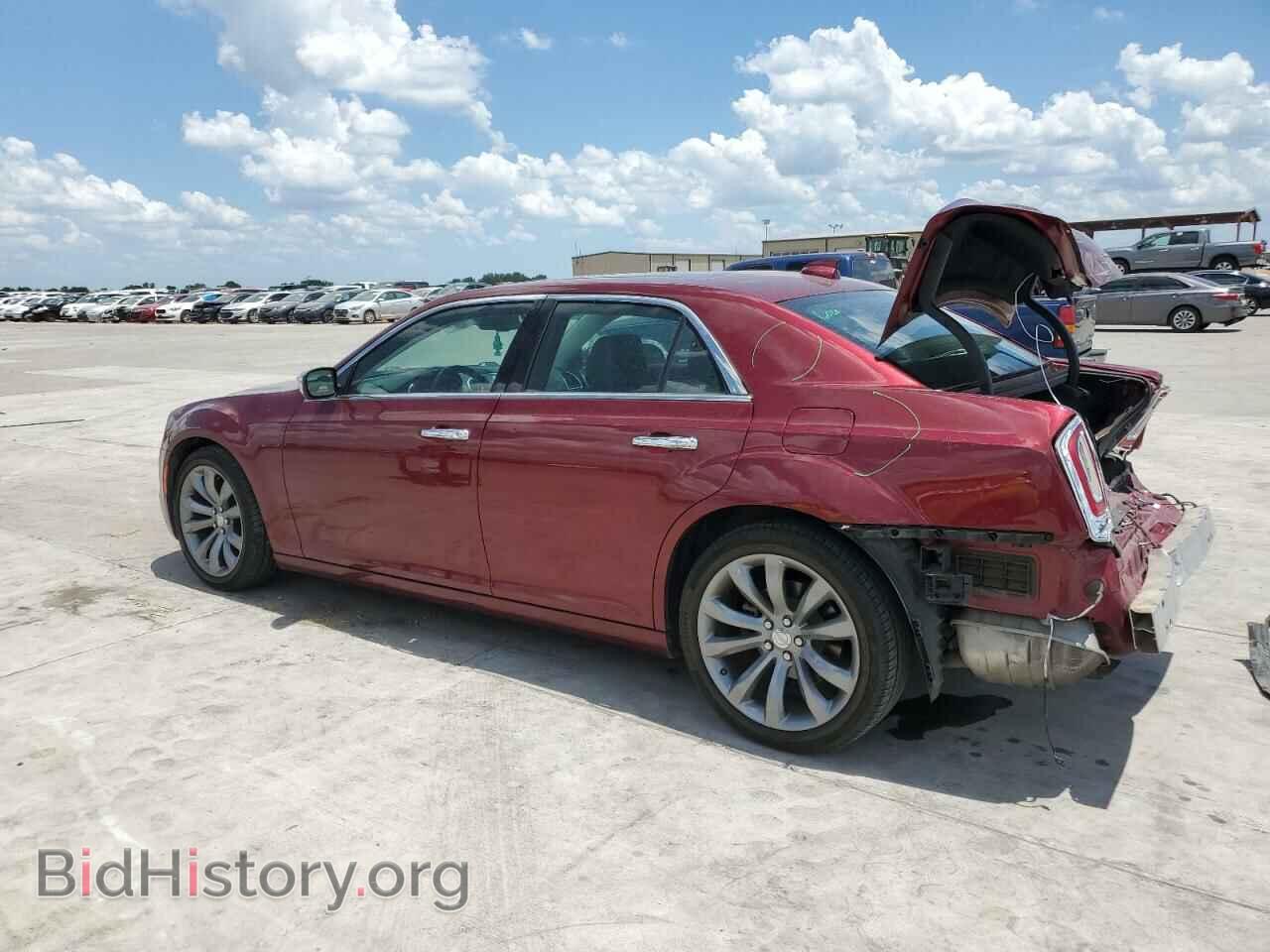 2019 CHRYSLER 300 - VIN: 2C3CCAEG5KH616988 - Фото 2