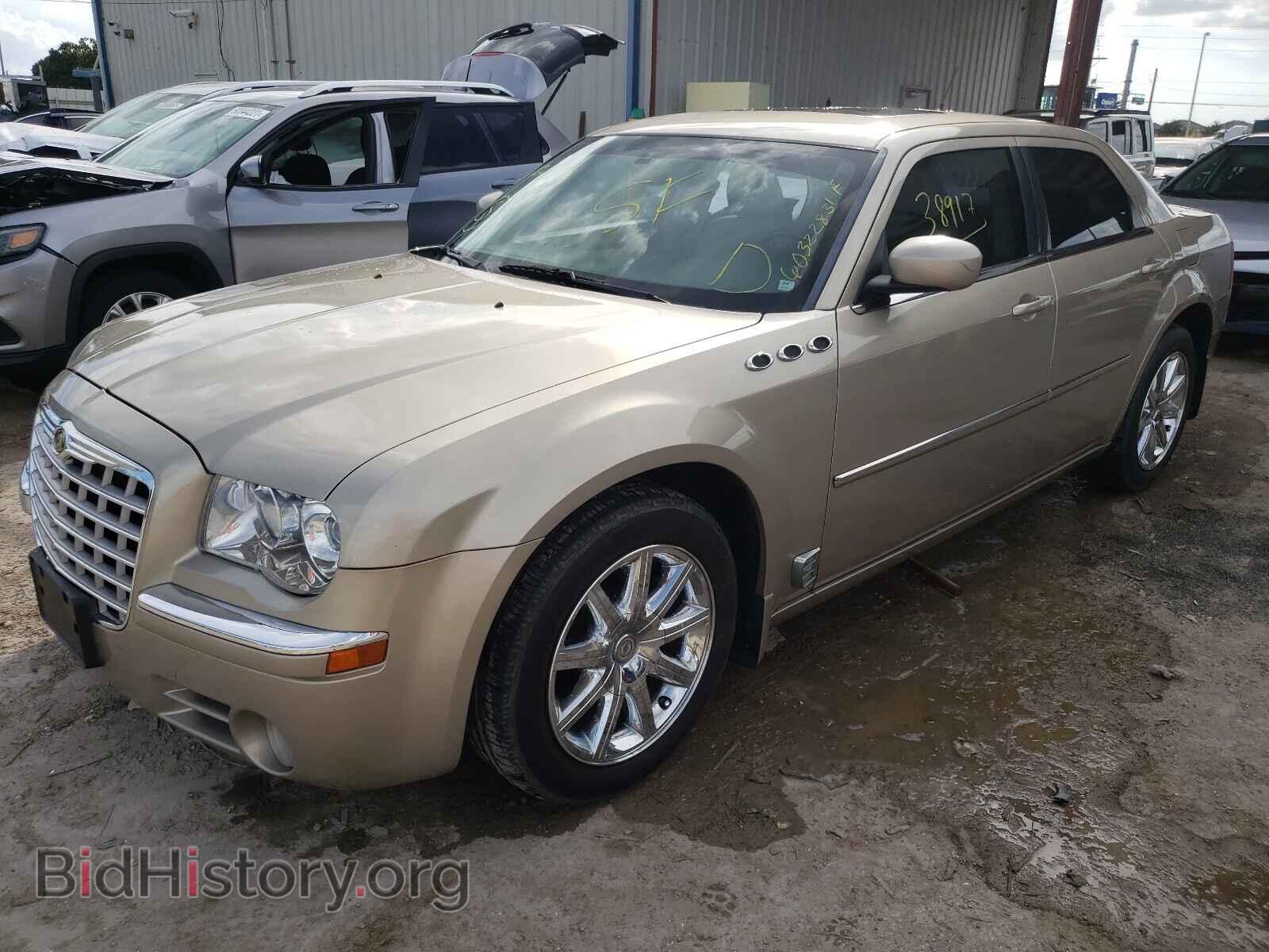 2008 CHRYSLER 300 - VIN: 2C3KA33G98H156100 - Фото 2