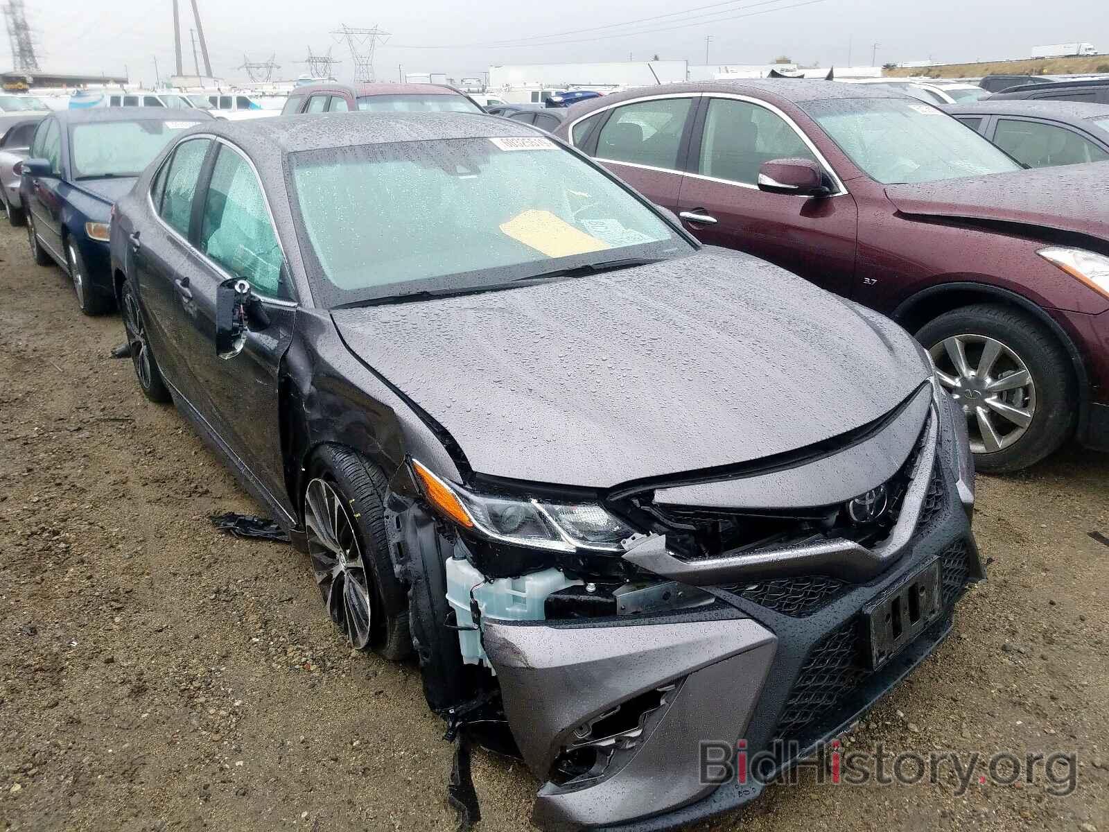 Photo 4T1B11HK1JU575103 - TOYOTA CAMRY 2018