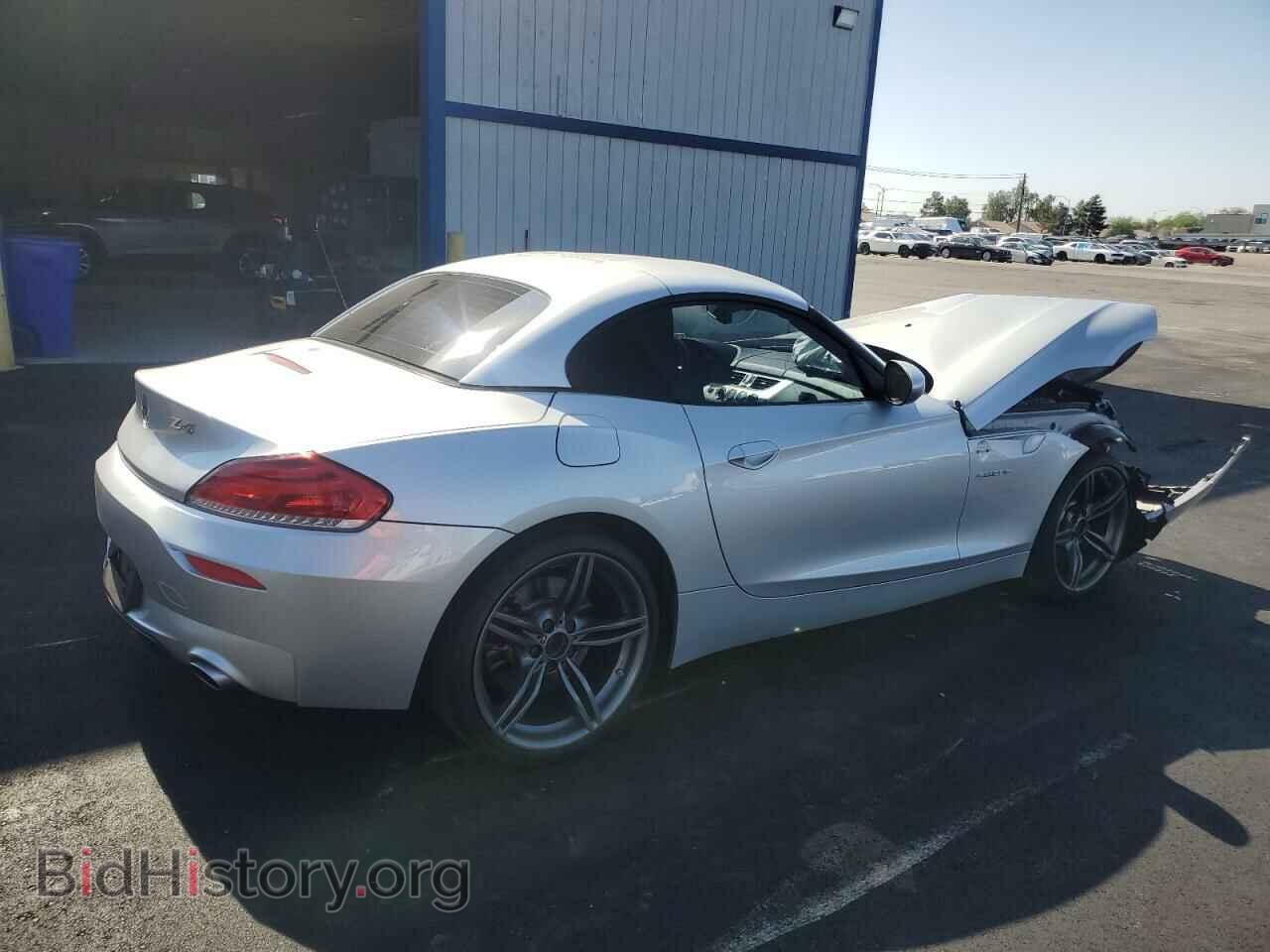 2011 BMW Z4 - VIN: WBALM1C54BE633439 - Фото 3