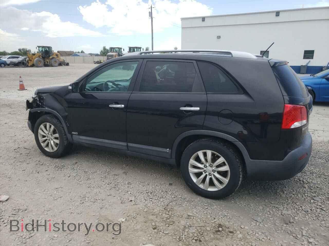 2011 KIA SORENTO - VIN: 5XYKTDA25BG045228 - Фото 2