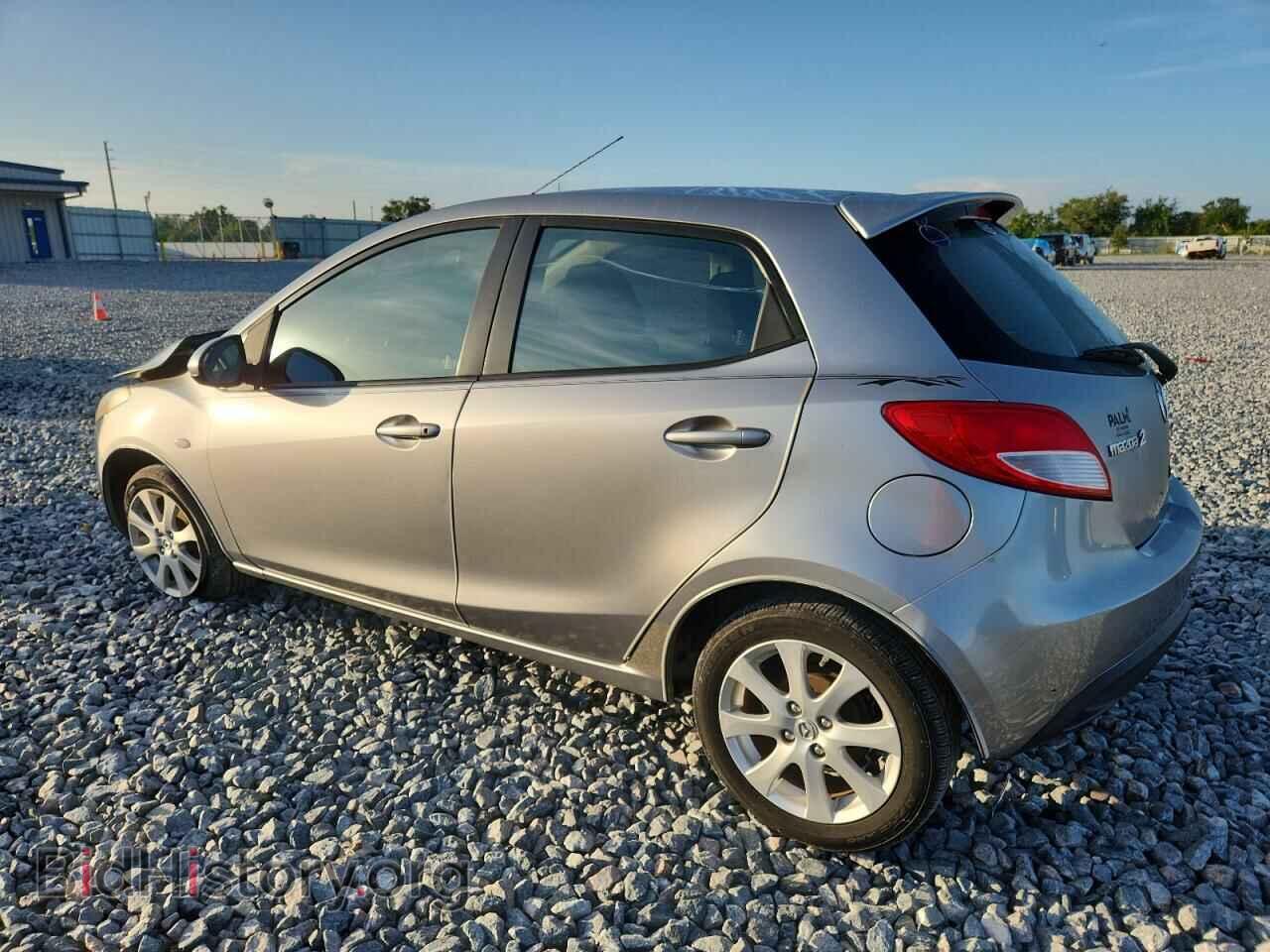 2011 MAZDA 2 - VIN: JM1DE1HY8B0103396 - Photo 2