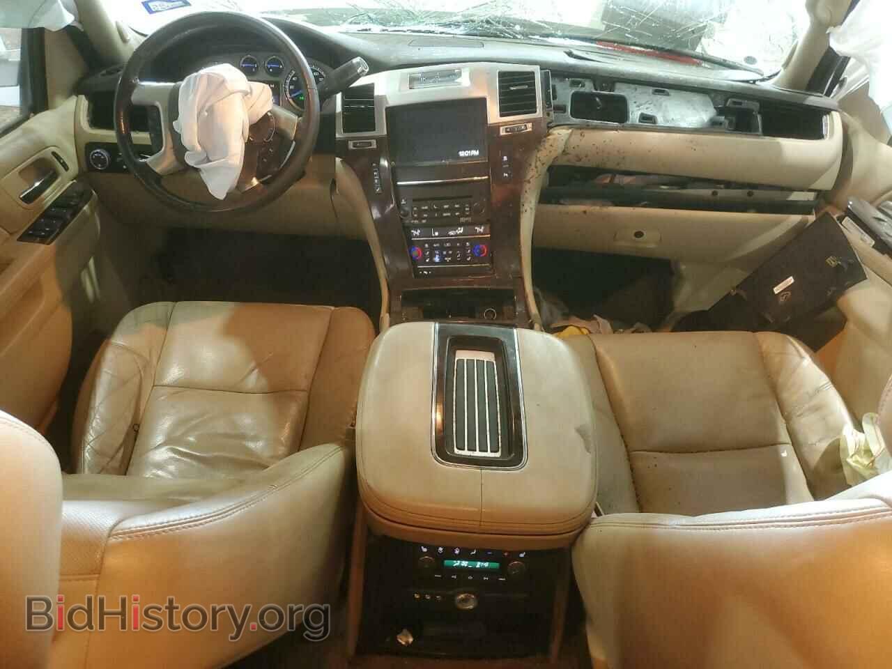 2011 CADILLAC ESCALADE - VIN: 1GYS3BEFXBR266420 - Фото 8