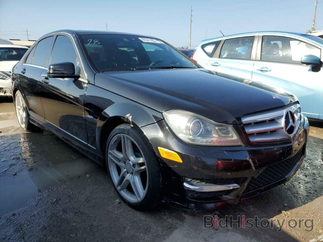 Photo WDDGF4HB5CR223988 - MERCEDES-BENZ C-CLASS 2012