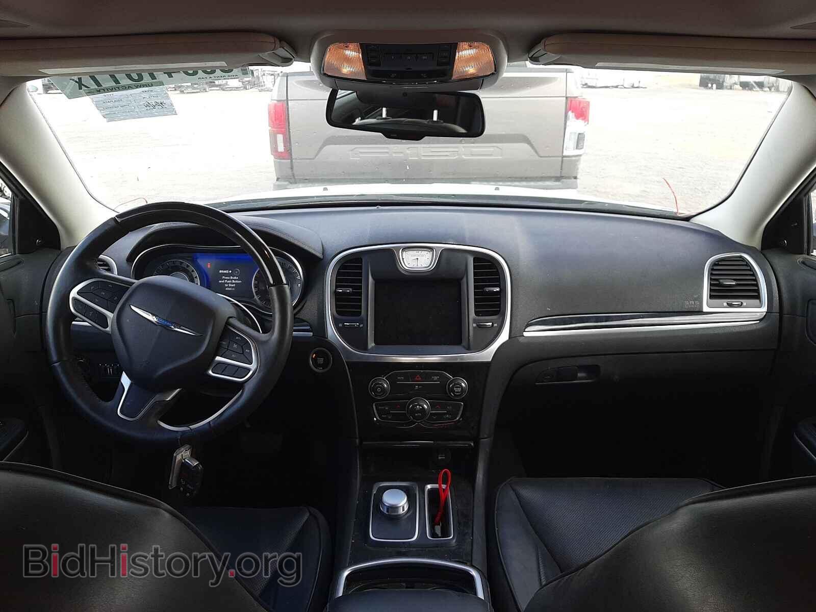 2020 CHRYSLER 300 - VIN: 2C3CCAKG8LH131685 - Фото 9