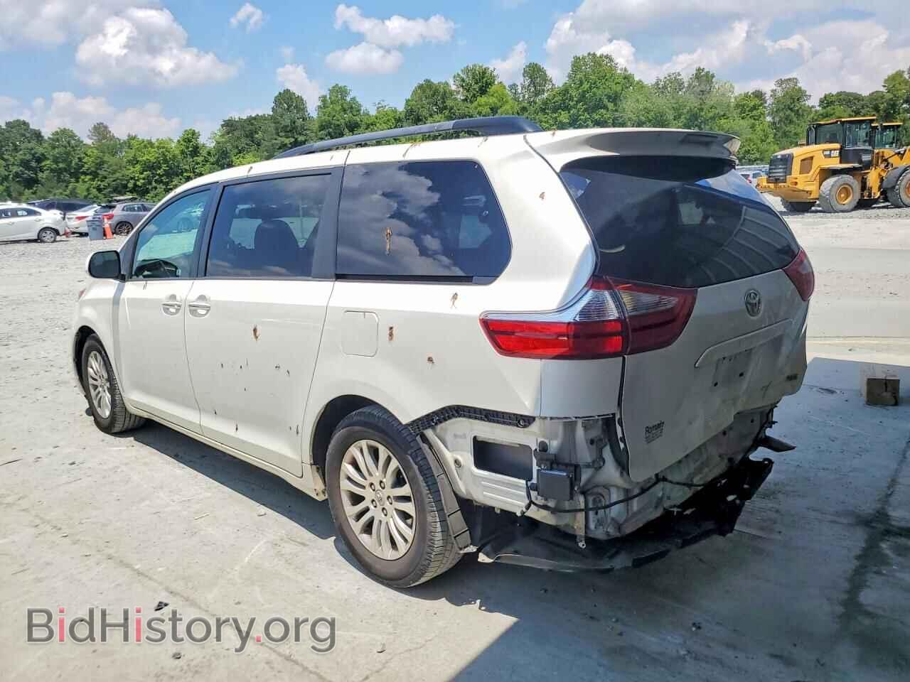 2017 TOYOTA SIENNA - VIN: 5TDYZ3DC7HS856483 - Фото 2