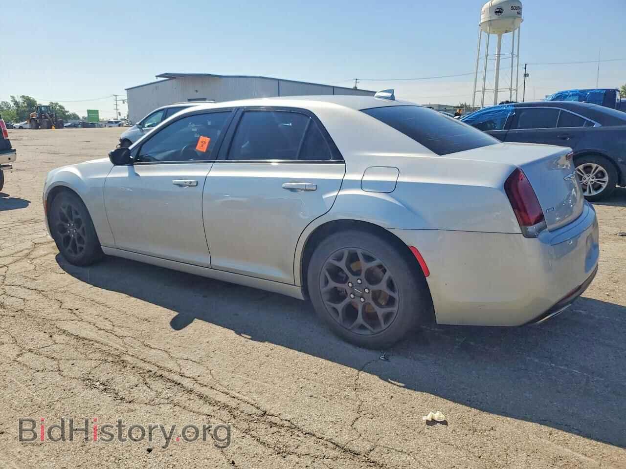 2019 CHRYSLER 300 - VIN: 2C3CCARG5KH691023 - Photo 2