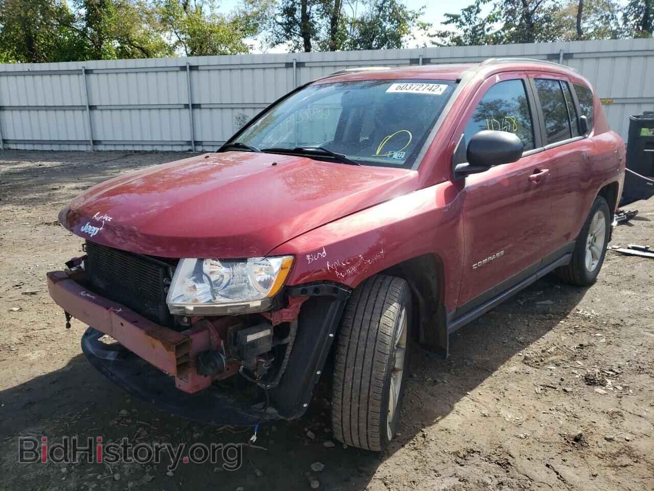 2012 JEEP COMPASS - VIN: 1C4NJDEB1CD675518 - Photo 2