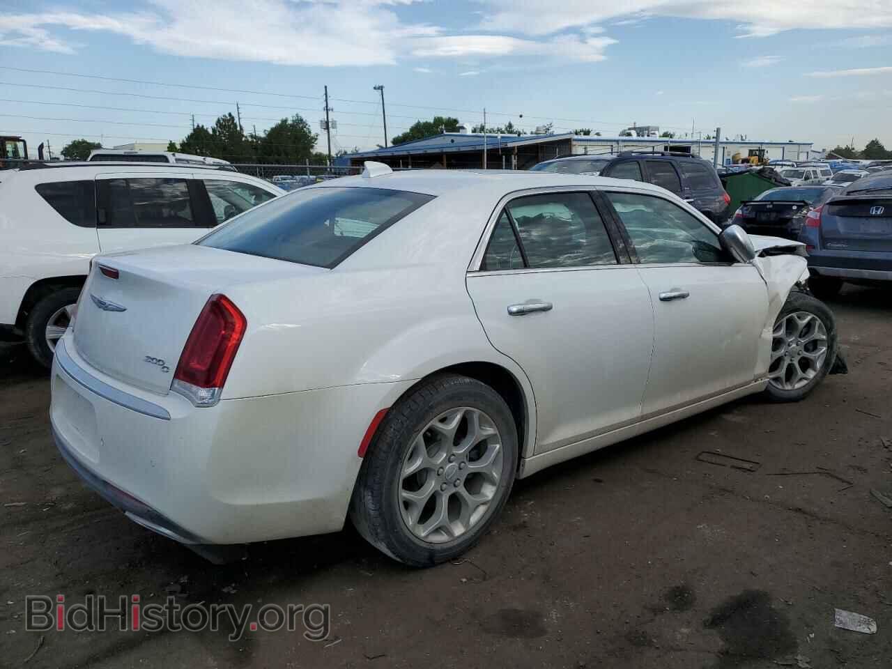 2016 CHRYSLER 300 - VIN: 2C3CCASG8GH136276 - Фото 3