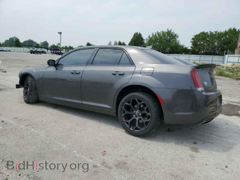 2019 Chrysler 300 (VIN 2C3CCABG7KH618097) — фото 2 из 15