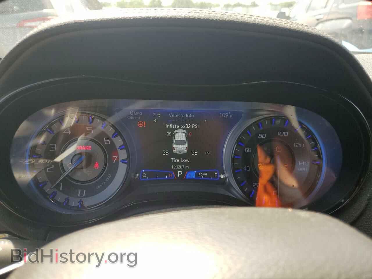 2019 CHRYSLER 300 - VIN: 2C3CCABG7KH618097 - Фото 9