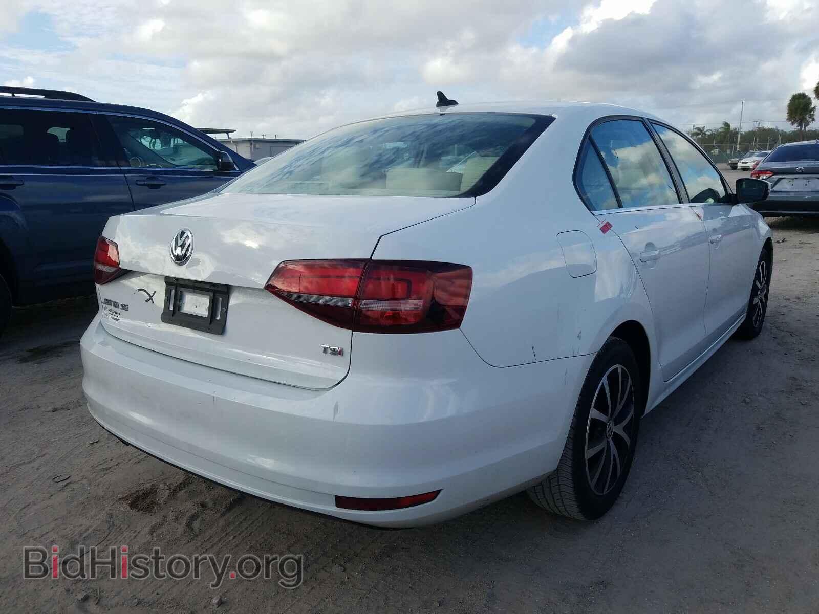2017 VOLKSWAGEN JETTA - VIN: 3VWDB7AJ3HM245523 - Фото 4