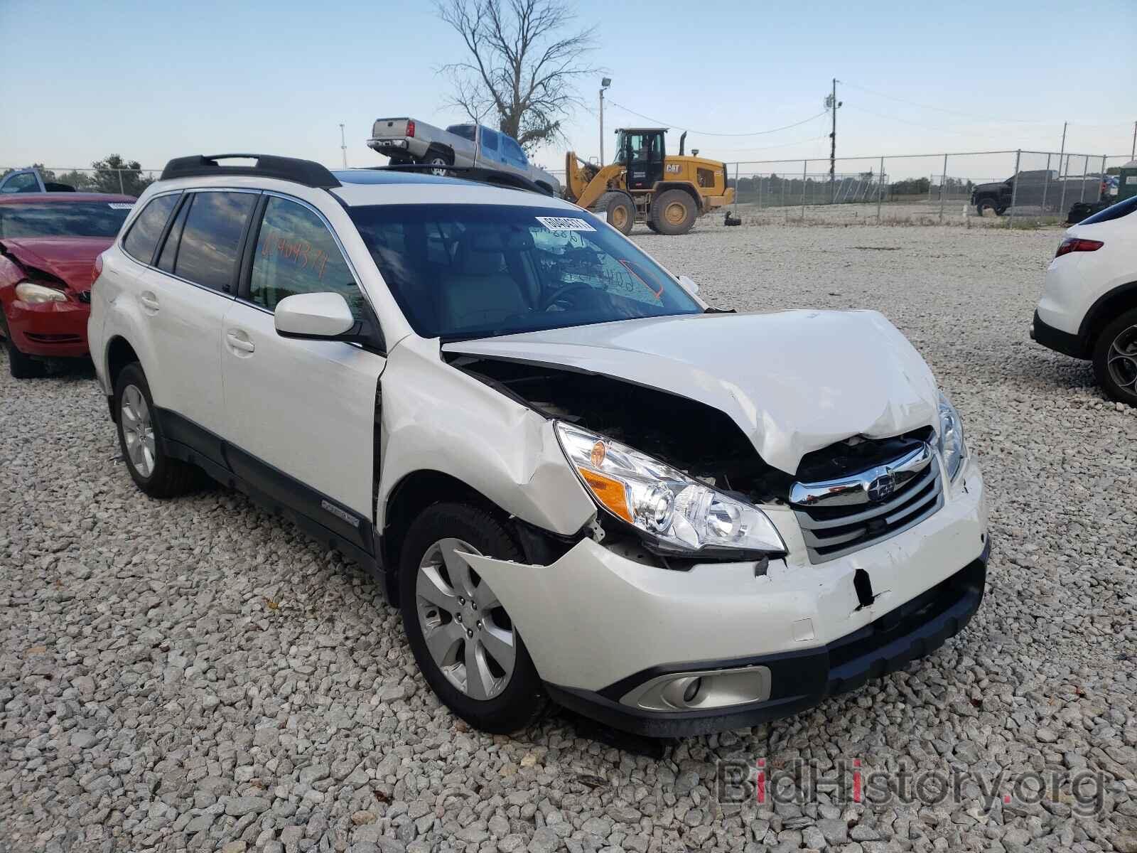 Photo 4S4BRCGC3B3418730 - SUBARU OUTBACK 2011