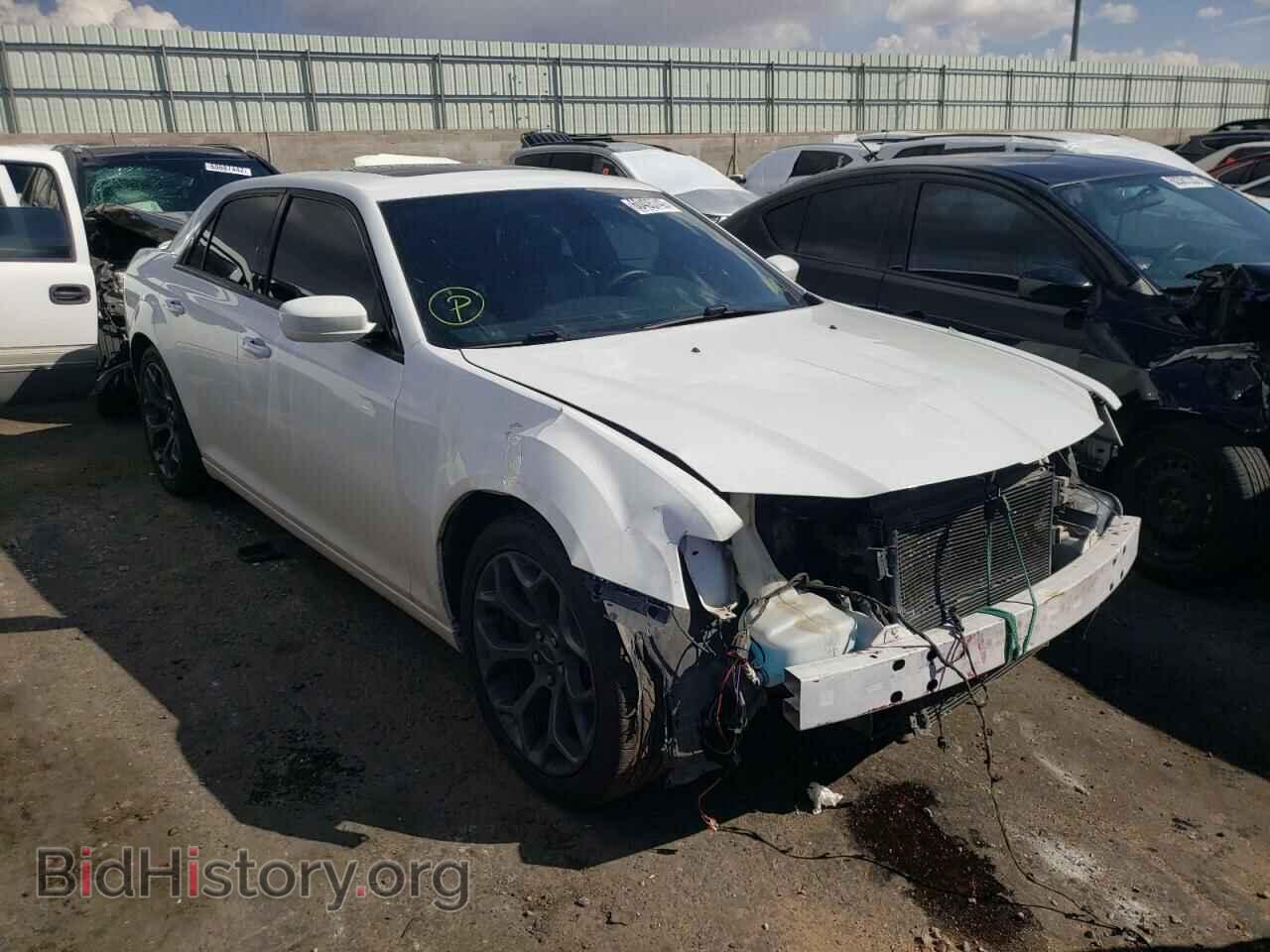 2016 CHRYSLER 300 - VIN: 2C3CCABG0GH260445 - Фото 9