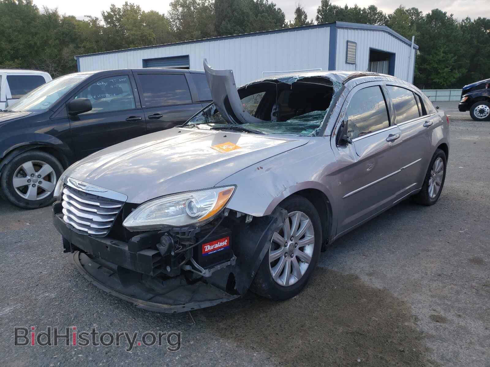 2013 CHRYSLER 200 - VIN: 1C3CCBBB0DN608242 - Фото 2