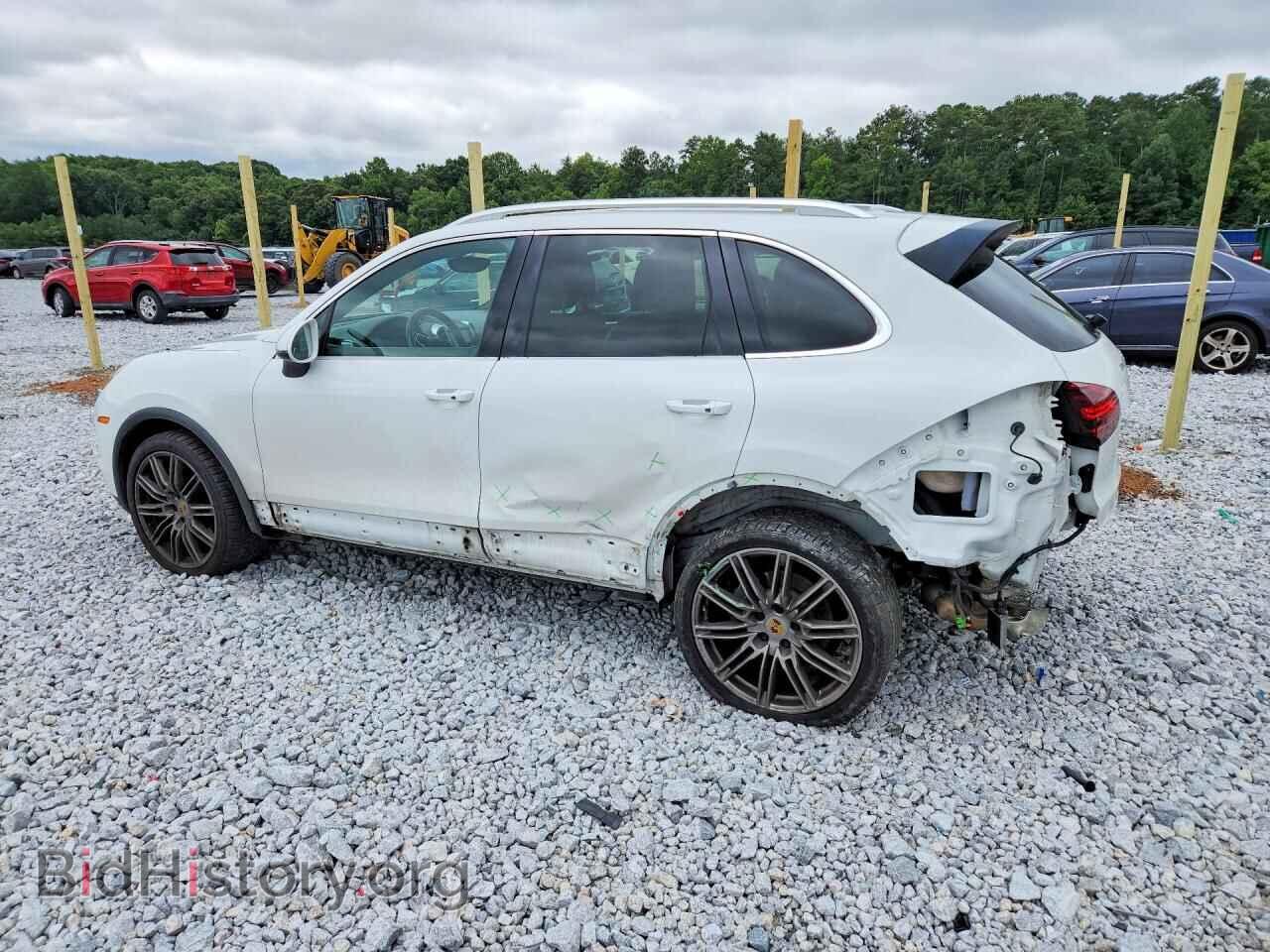2016 PORSCHE CAYENNE - VIN: WP1AA2A28GKA36027 - Photo 2