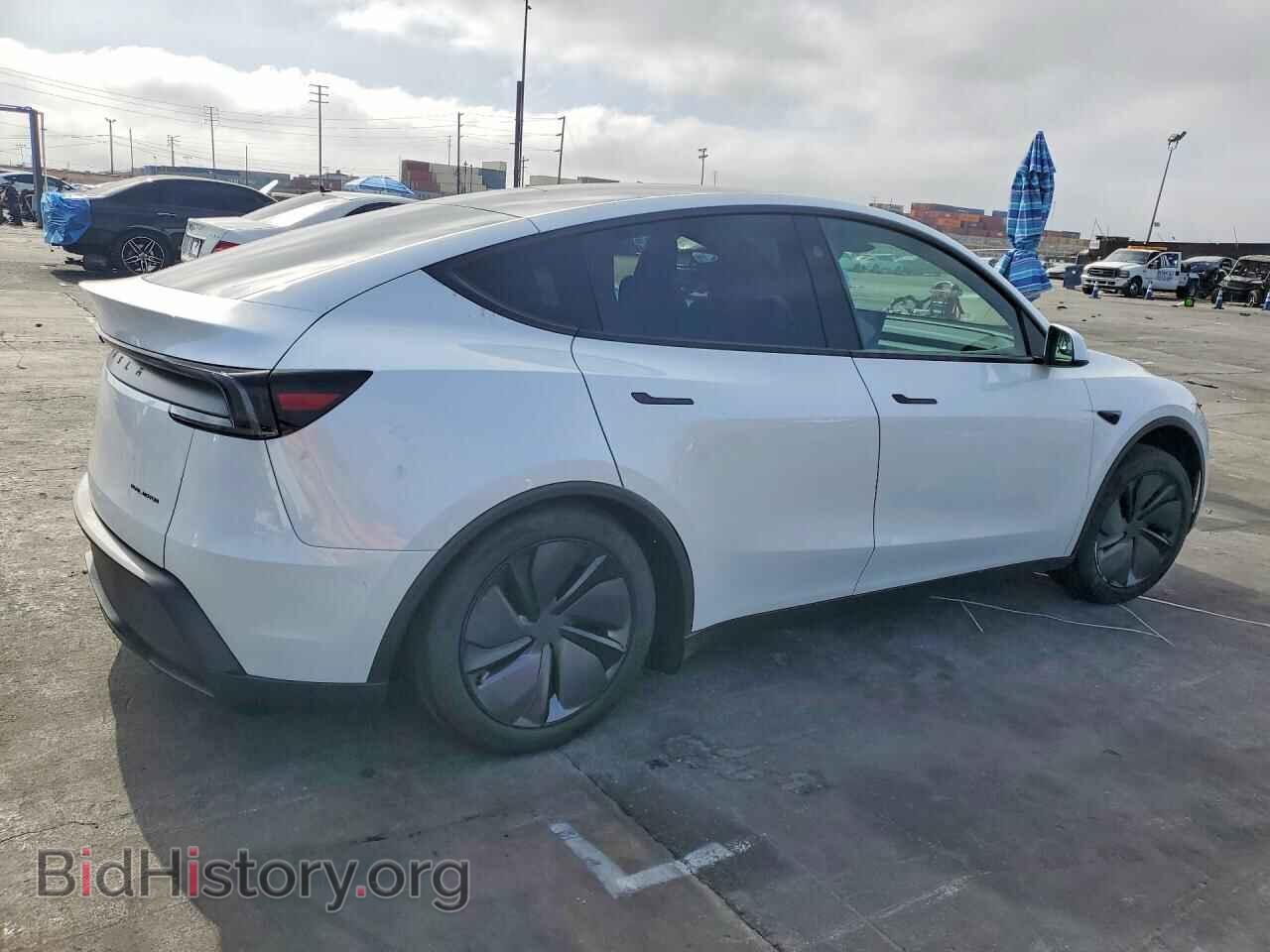 2026 TESLA MODEL Y - VIN: 7SAYGDEE2TF570844 - Photo 3