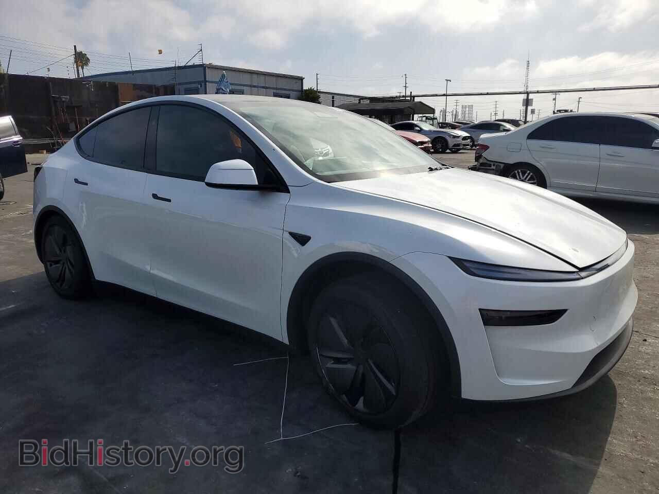 2026 TESLA MODEL Y - VIN: 7SAYGDEE2TF570844 - Photo 4