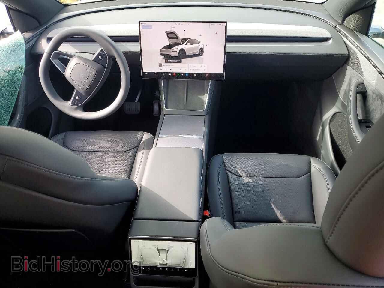 2026 TESLA MODEL Y - VIN: 7SAYGDEE2TF570844 - Photo 8