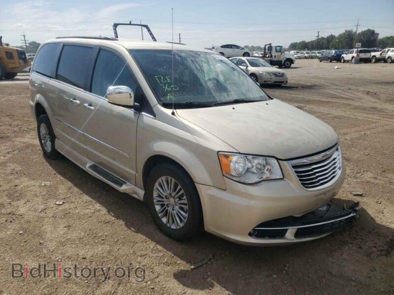 2016 Chrysler MINIVAN Town & COU (VIN 2C7WC1CG2GR247281) — photo 1 of 10, Copart, damage: front end
