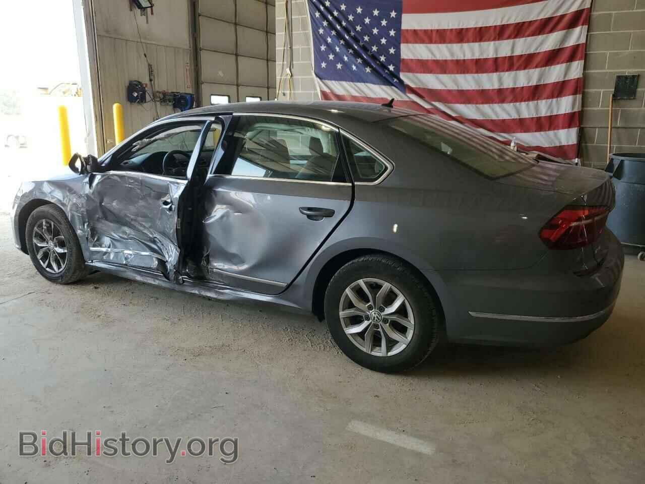 2017 VOLKSWAGEN PASSAT - VIN: 1VWAT7A36HC077623 - Фото 2