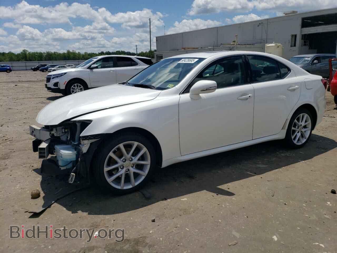 Photo JTHCF5C24B5050197 - LEXUS IS 2011