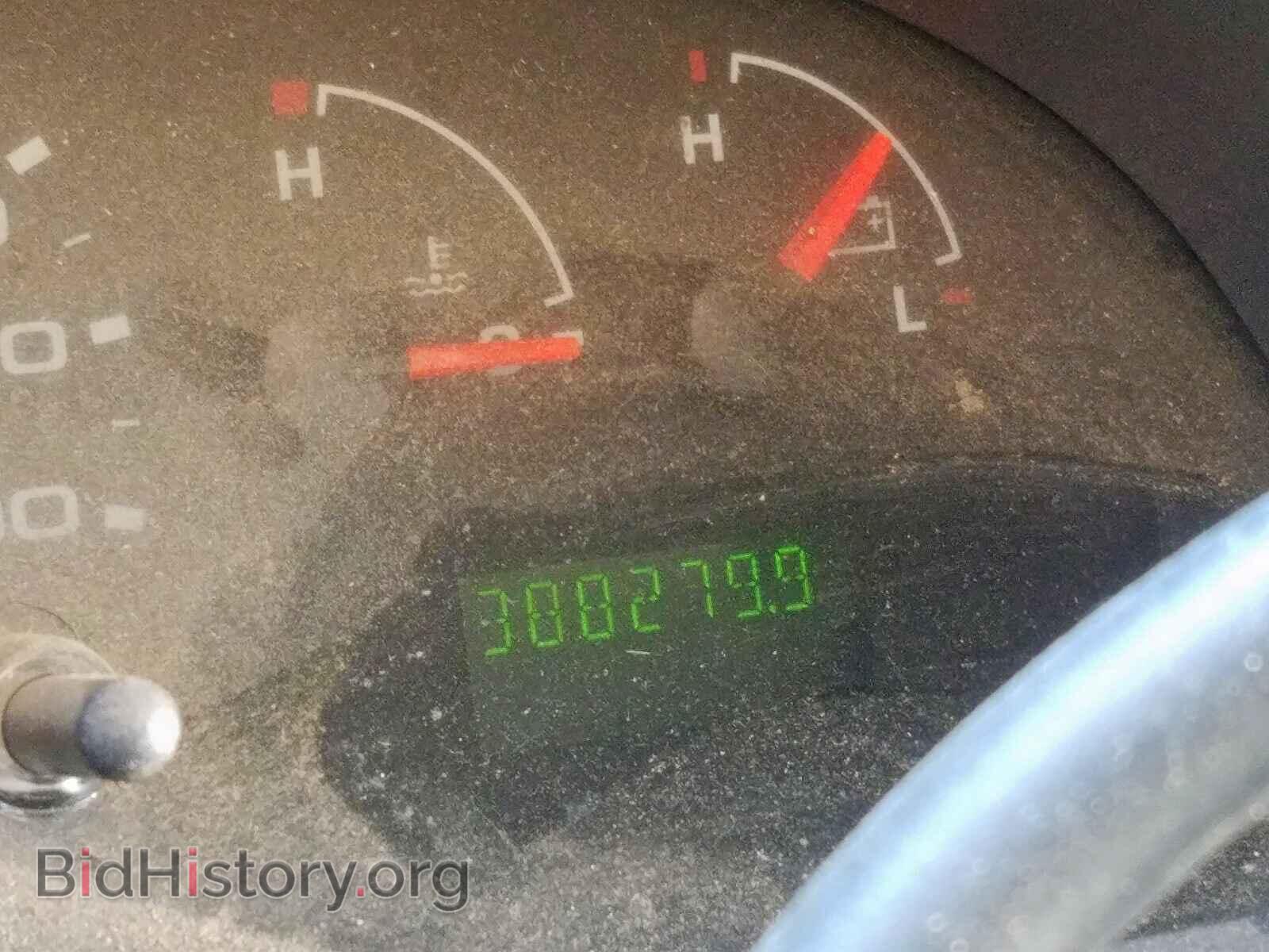 2004 FORD ECONOLINE - VIN: 1FBSS31L64HA83085 - Photo 8