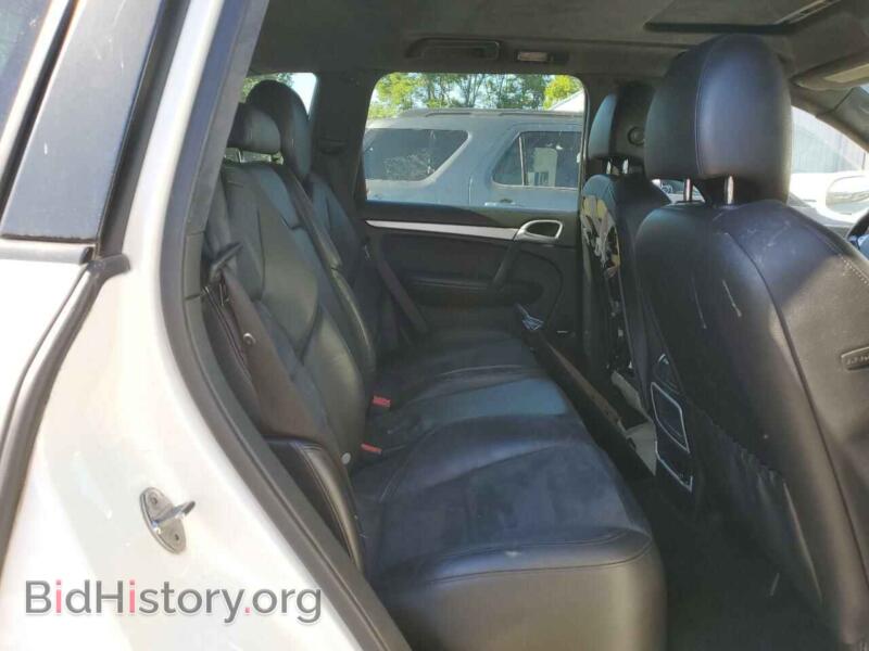 2010 Porsche CAYENNE (VIN WP1AD2APXALA61936) — photo 10 of 12