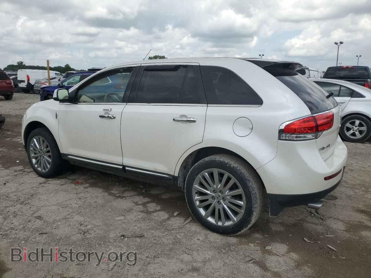 2011 LINCOLN MKX - VIN: 2LMDJ8JK3BBJ04416 - Photo 2