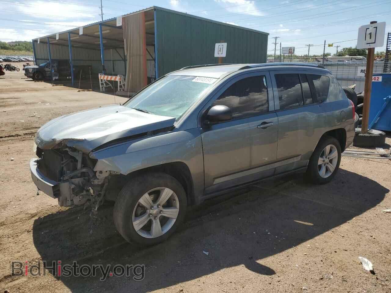 Photo 1J4NF1FB2BD283705 - JEEP COMPASS 2011