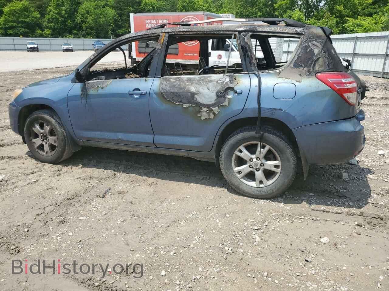 2011 TOYOTA RAV4 - VIN: 2T3BF4DV8BW148223 - Фото 2