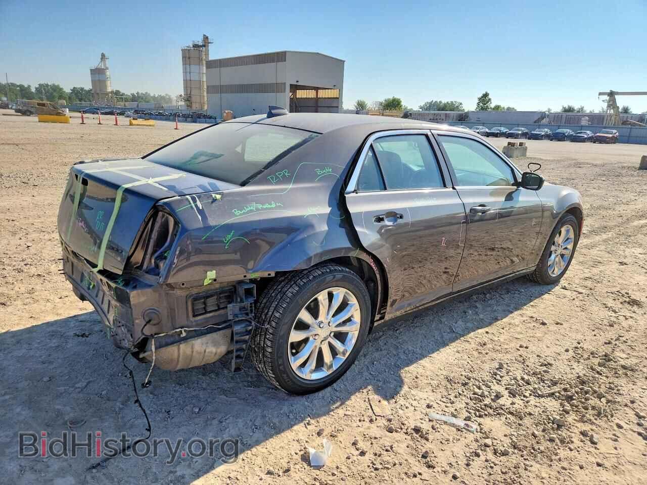 2017 CHRYSLER 300 - VIN: 2C3CCARG9HH534281 - Фото 3