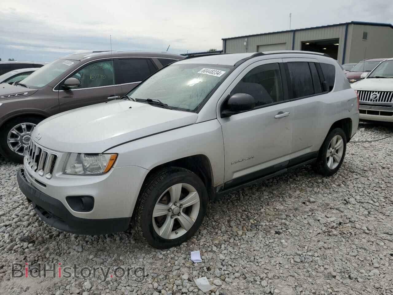 Photo 1J4NF1FBXBD258003 - JEEP COMPASS 2011