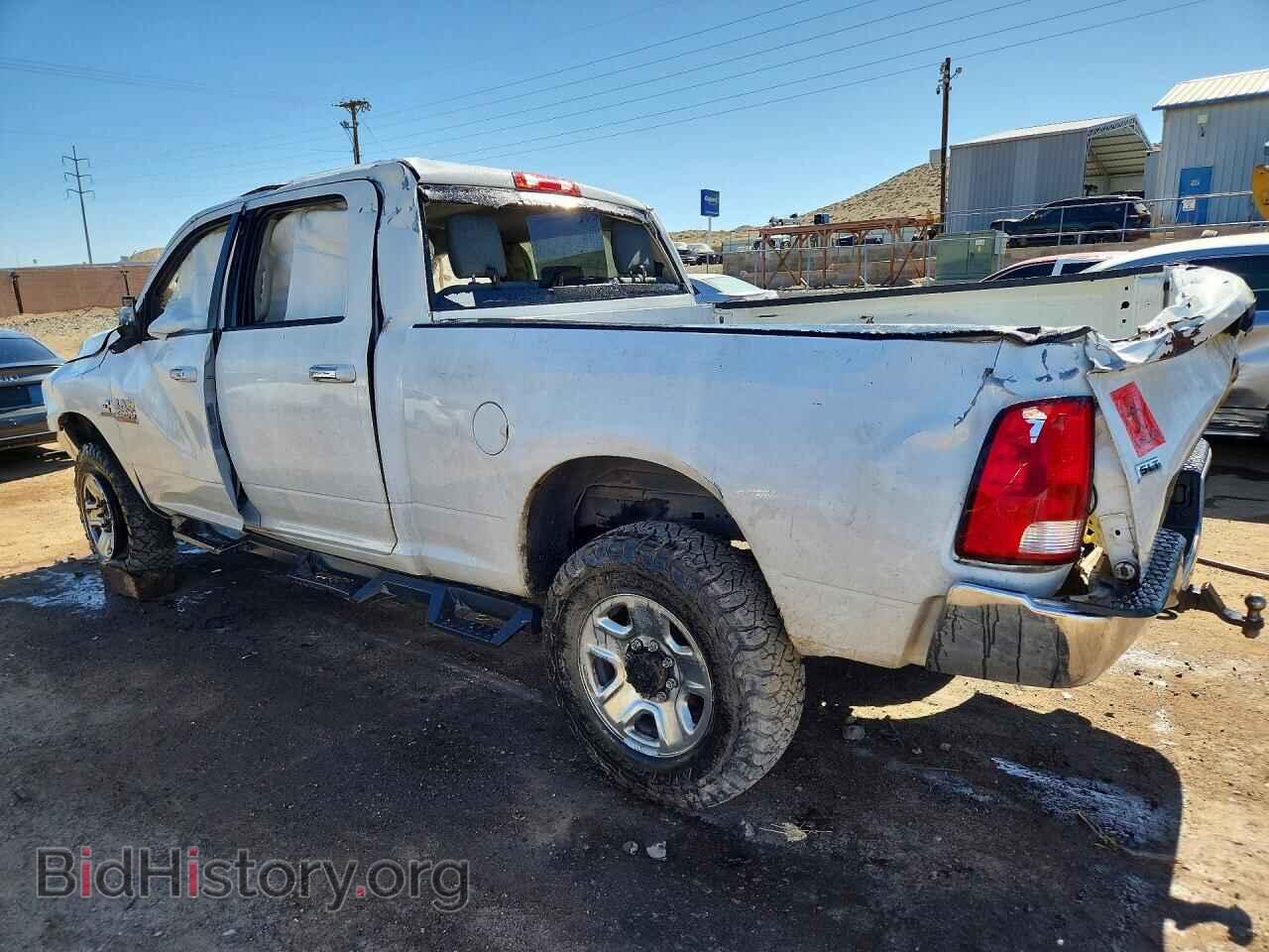 2018 RAM 2500 - VIN: 3C6UR5DL2JG166033 - Photo 2