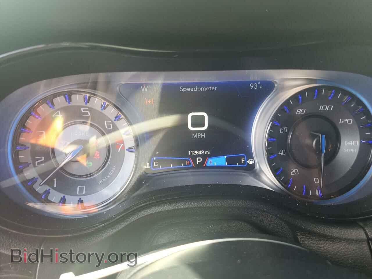 2019 CHRYSLER 300 - VIN: 2C3CCABG8KH555480 - Фото 9