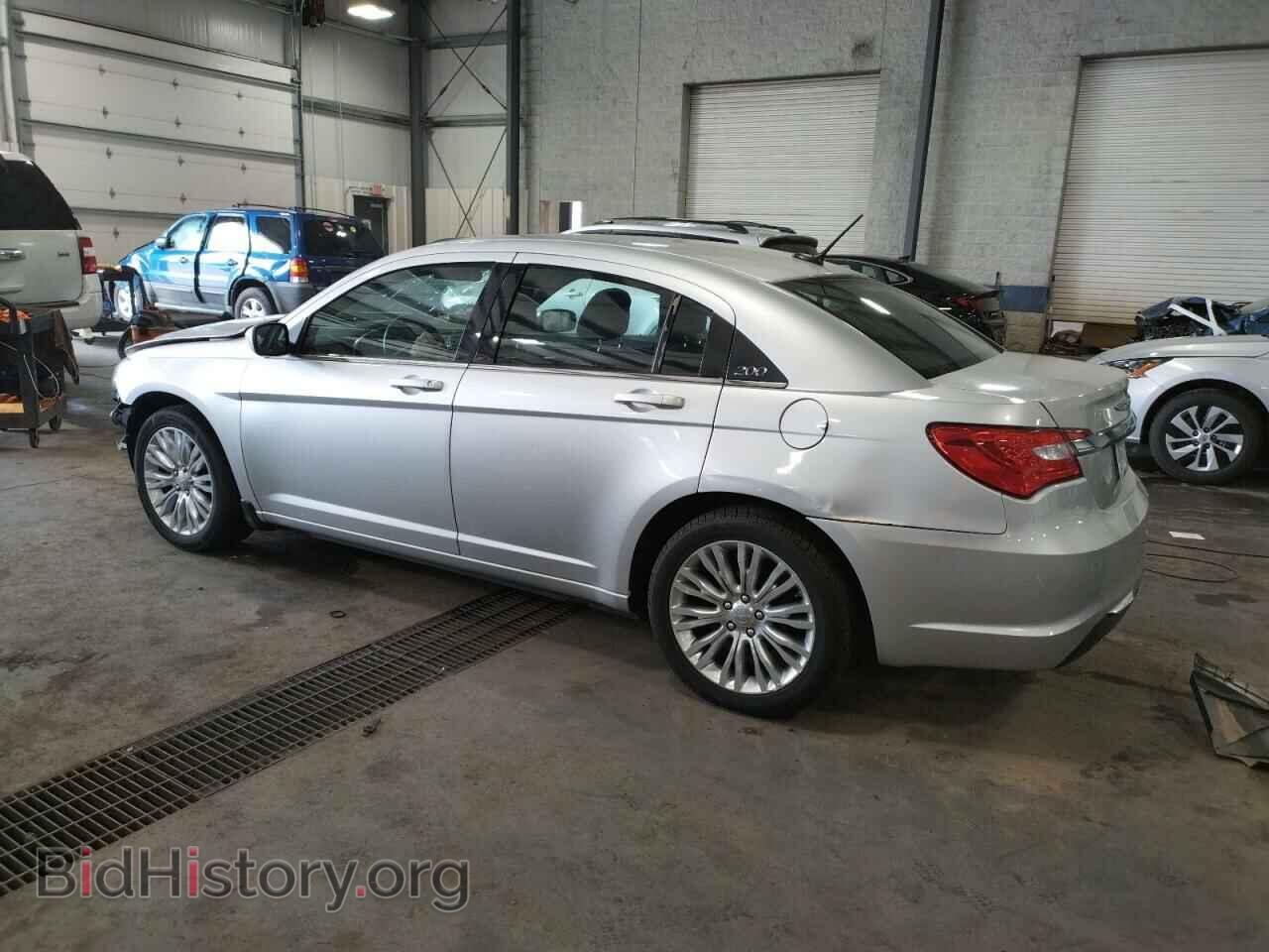 2012 CHRYSLER 200 - VIN: 1C3CCBAB2CN262209 - Фото 2