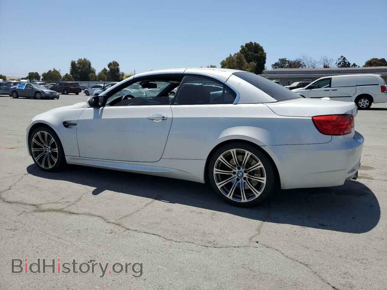 2011 BMW M3 - VIN: WBSDX9C57BE585246 - Фото 2