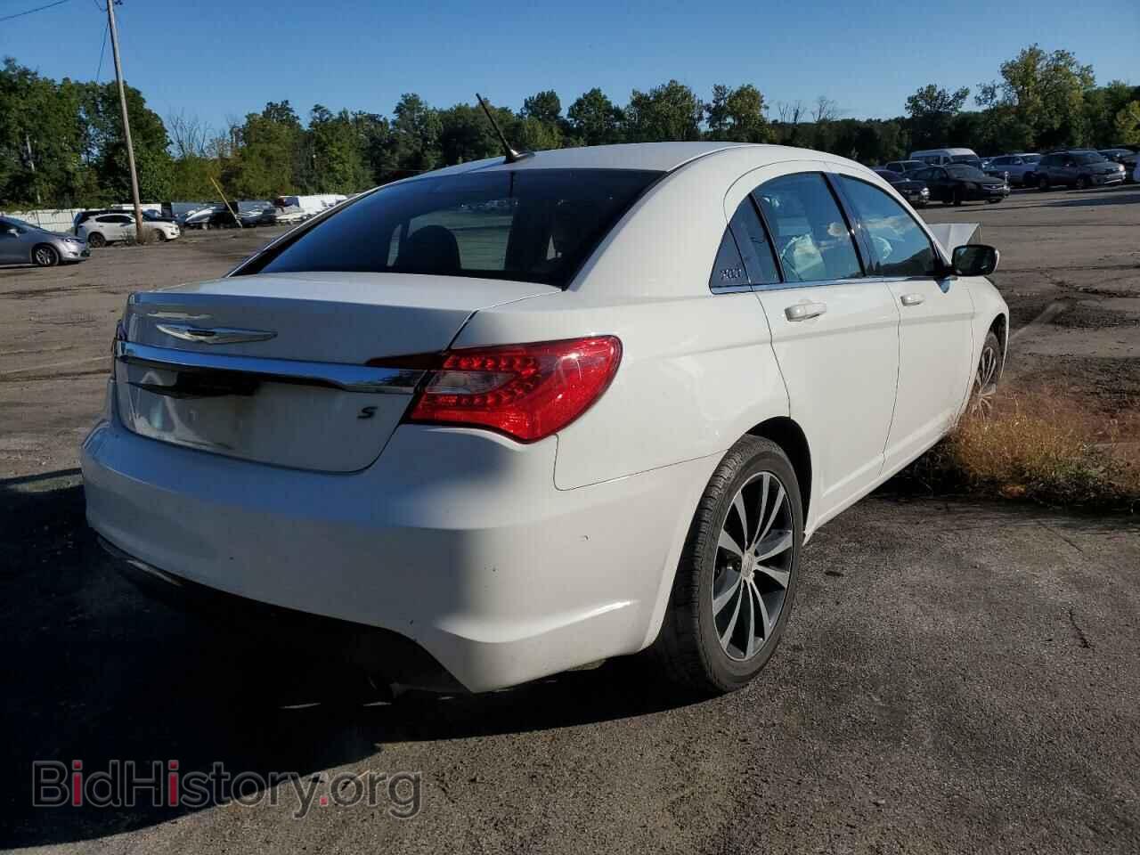 2013 CHRYSLER 200 - VIN: 1C3CCBCG8DN651480 - Photo 4
