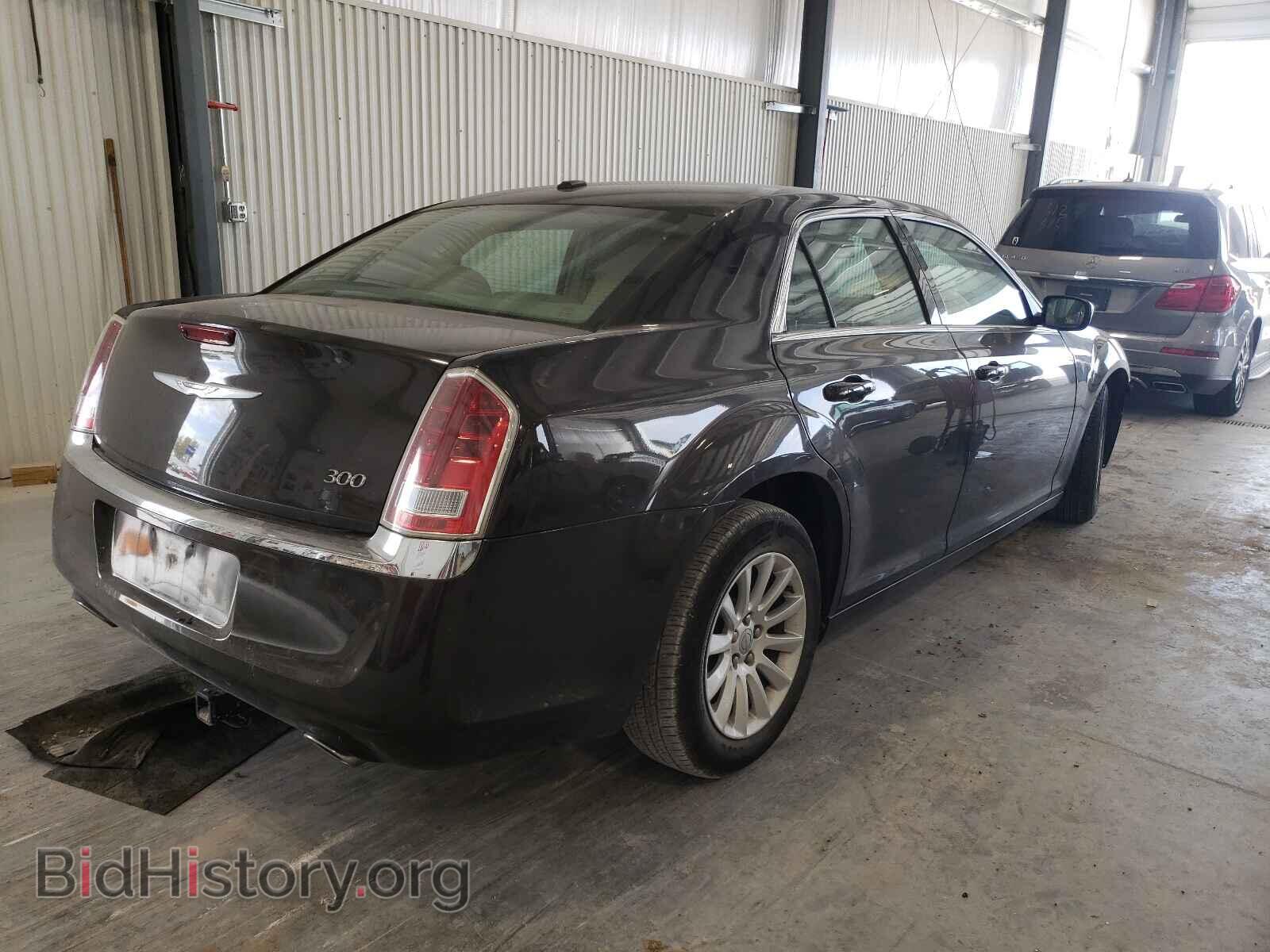 2013 CHRYSLER 300 - VIN: 2C3CCAAG2DH698879 - Фото 4