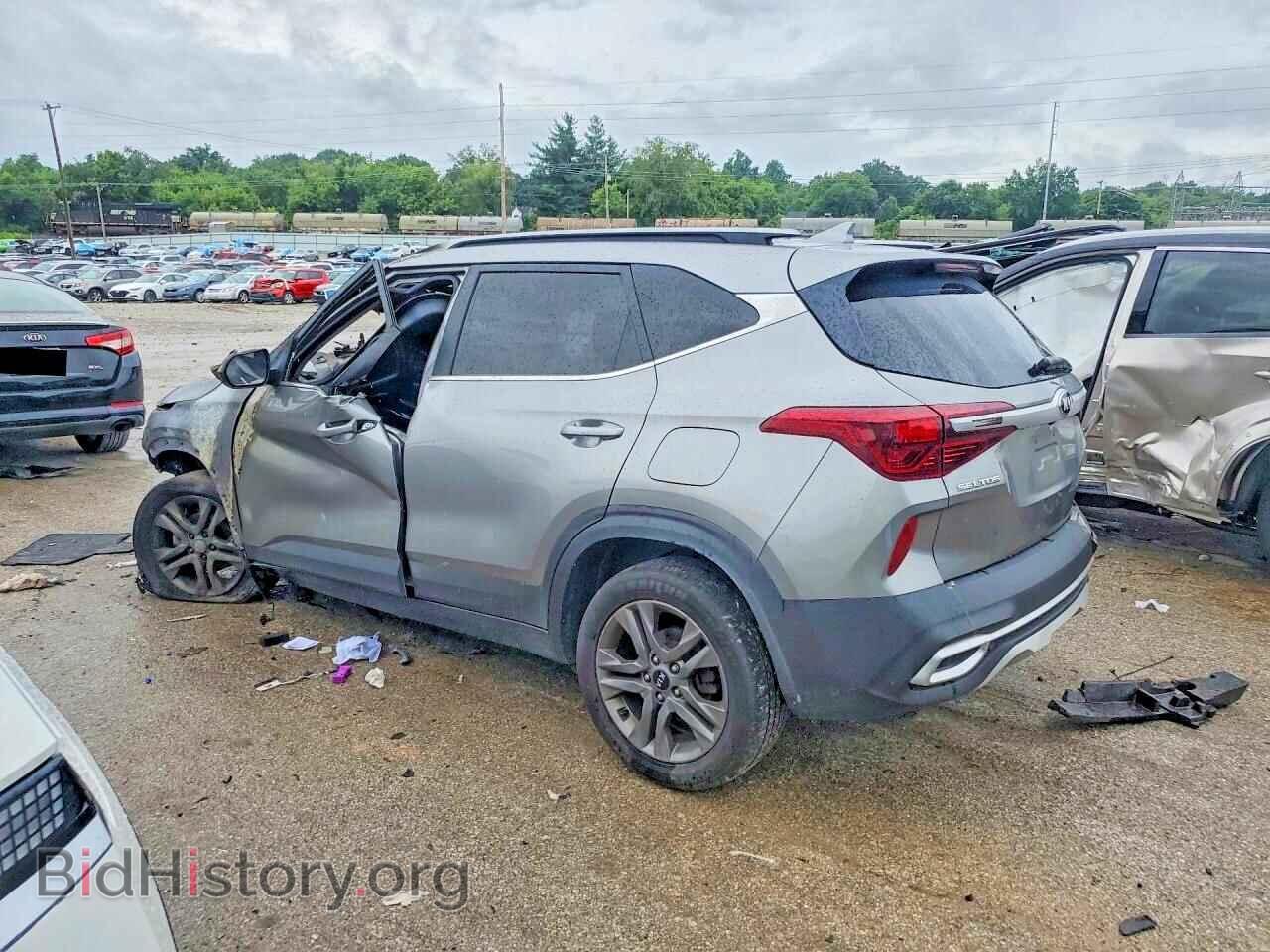 2021 KIA SELTOS - VIN: KNDEU2AA5M7128132 - Фото 2