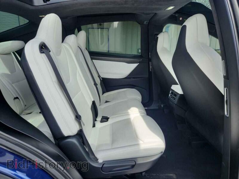 2017 Tesla MODEL X (VIN 5YJXCAE2XHF076389) — фото 11 из 13