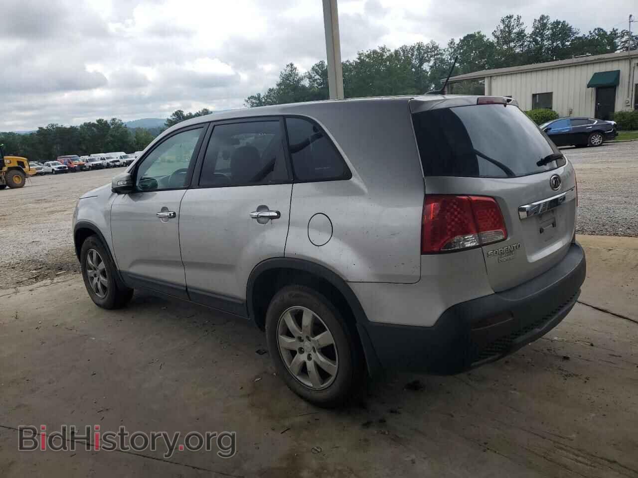 2011 KIA SORENTO - VIN: 5XYKT3A17BG045314 - Фото 2