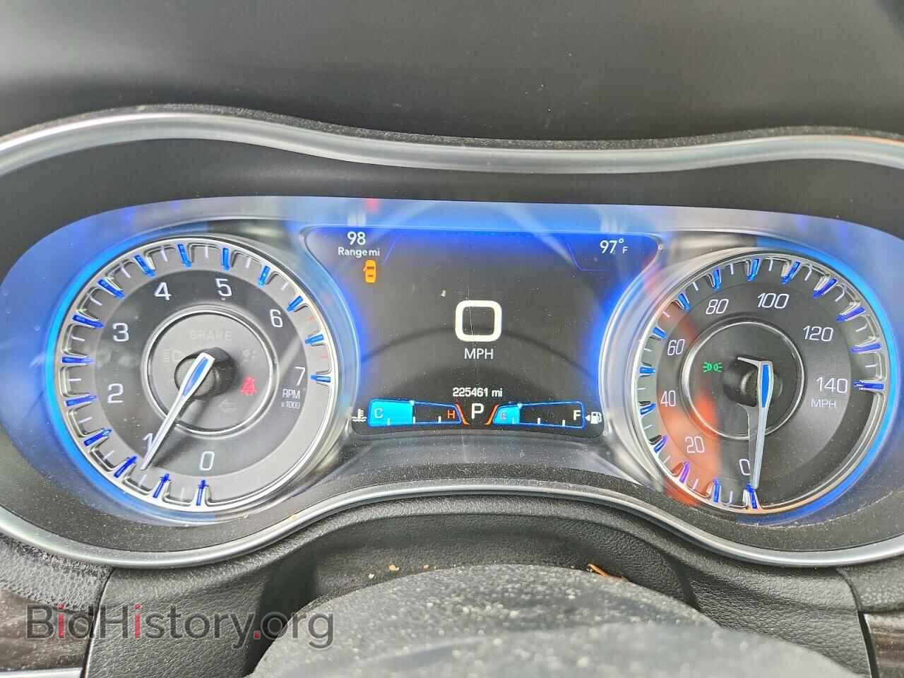 2016 CHRYSLER 300 - VIN: 2C3CCAAG0GH151386 - Фото 9