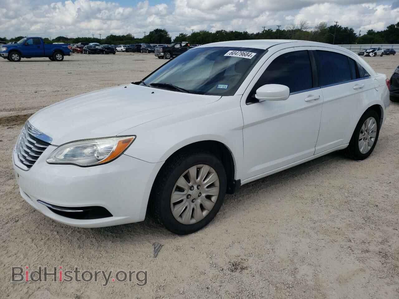 Photo 1C3BC4FB8BN560424 - CHRYSLER 200 2011