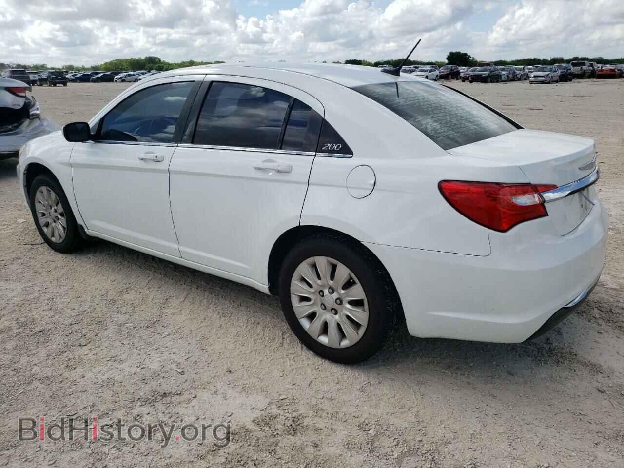 2011 CHRYSLER 200 - VIN: 1C3BC4FB8BN560424 - Фото 2
