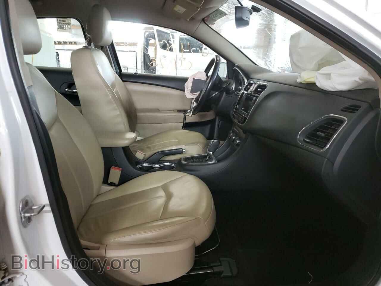 2011 CHRYSLER 200 - VIN: 1C3BC2FB3BN548363 - Фото 5
