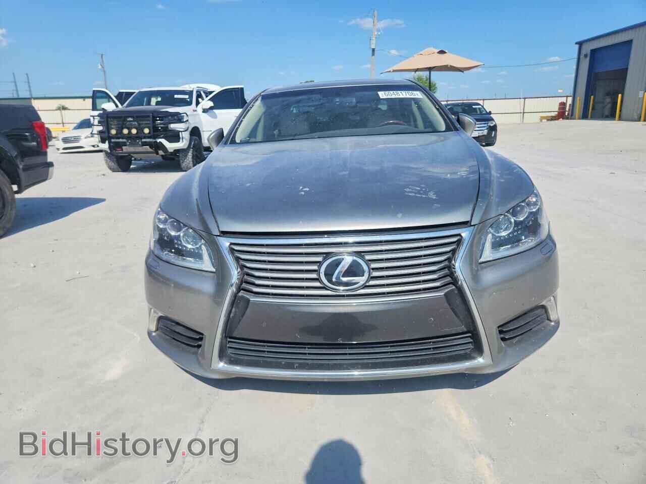 2016 LEXUS LS460 - VIN: JTHGL5EFXG5055891 - Photo 5