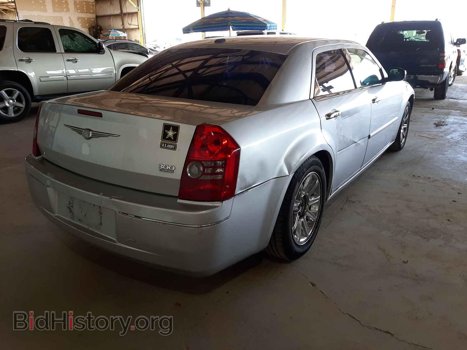 2010 CHRYSLER 300 - VIN: 2C3CA5CV1AH325904 - Фото 4