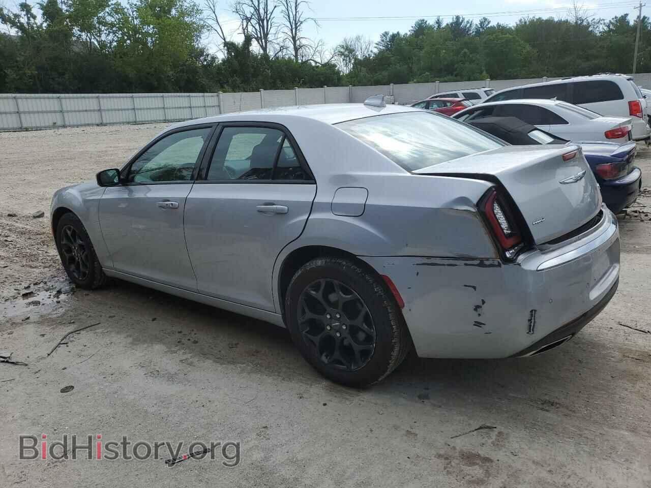 2019 CHRYSLER 300 - VIN: 2C3CCAGGXKH733365 - Photo 2