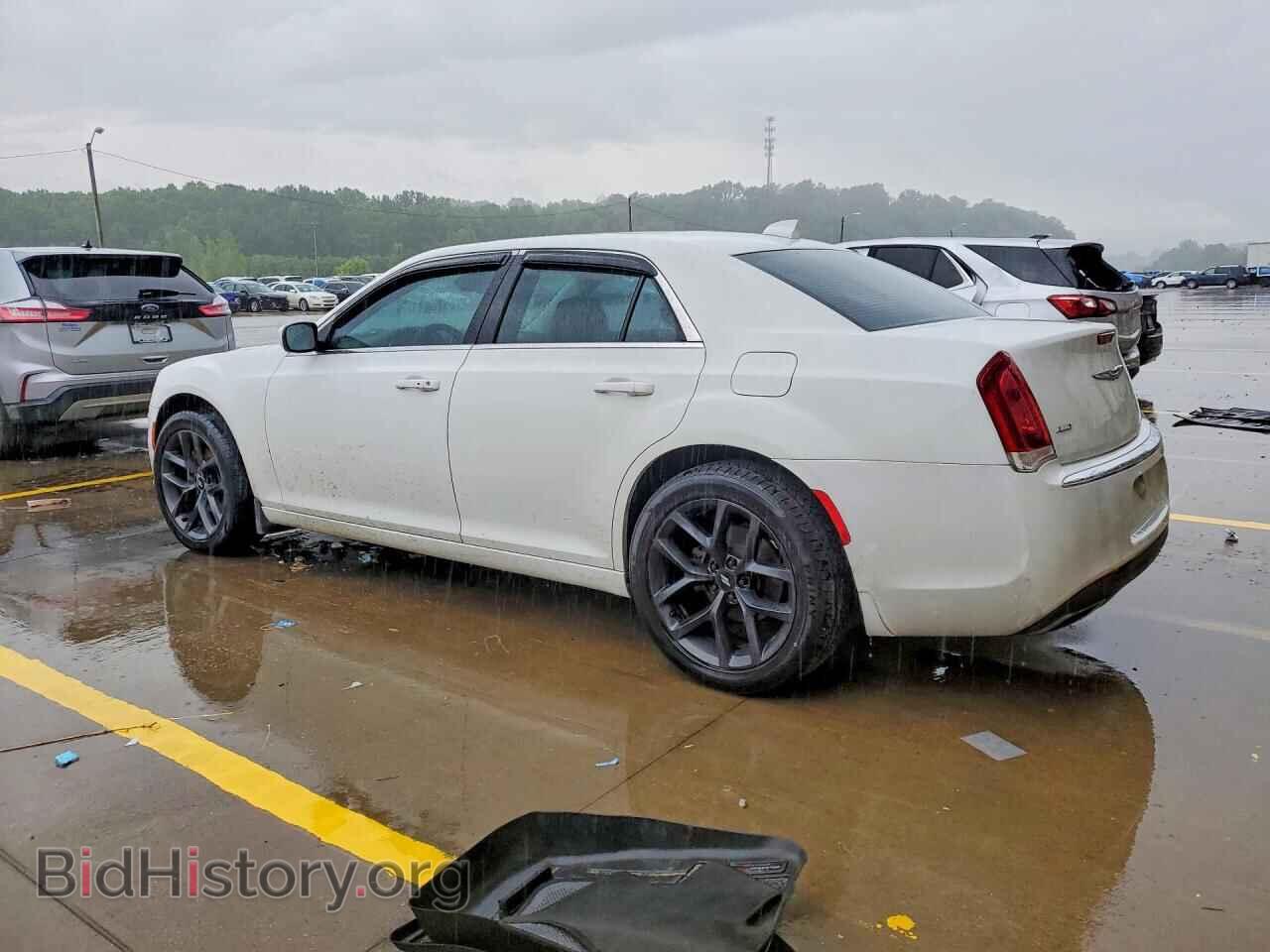 2017 CHRYSLER 300 - VIN: 2C3CCARG0HH534735 - Photo 2